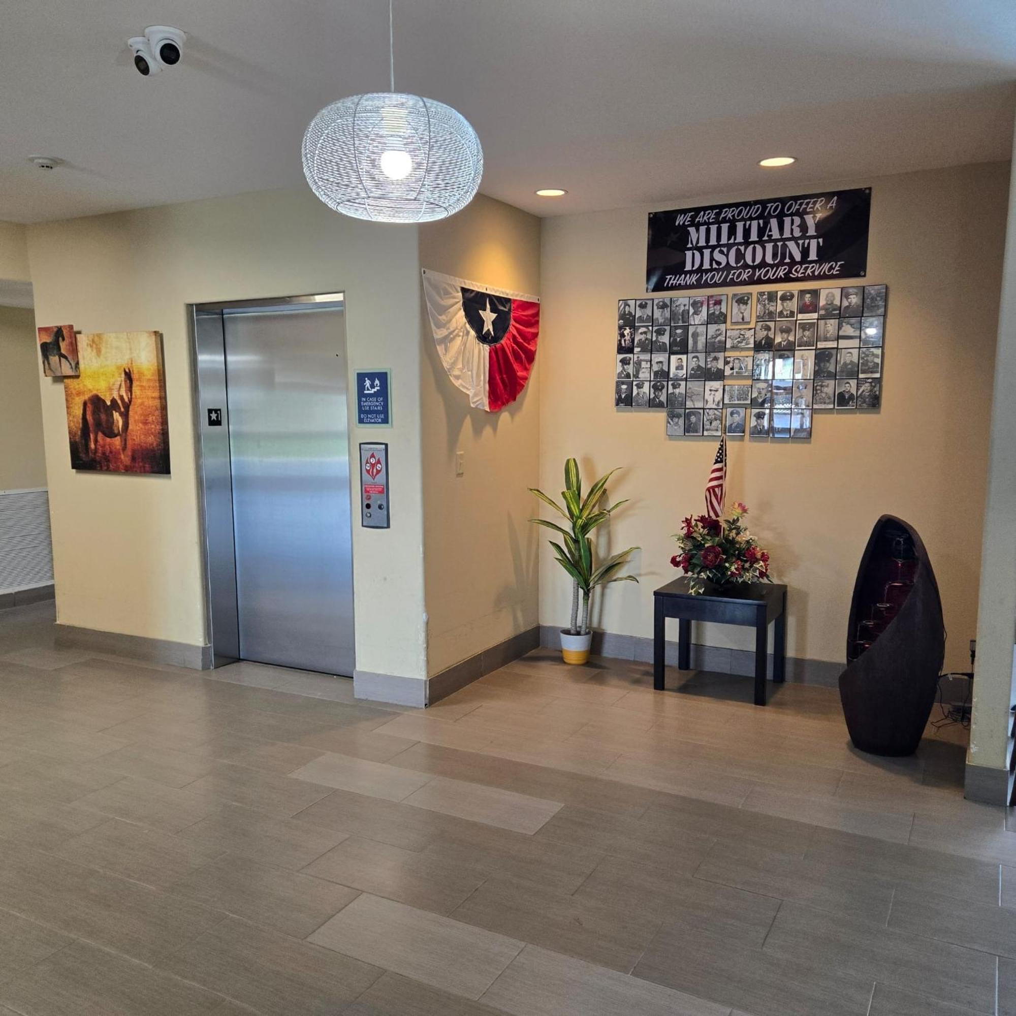 Karnes City Lodge Екстериор снимка