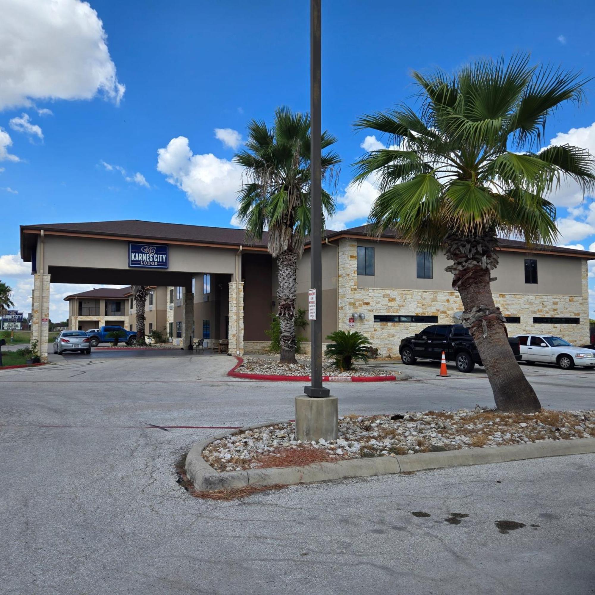 Karnes City Lodge Екстериор снимка